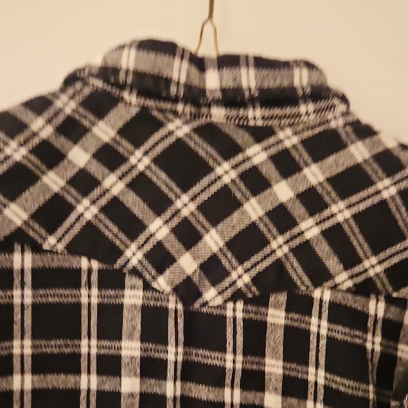 Black and White Plaid Flannel - Picture 5 of 5